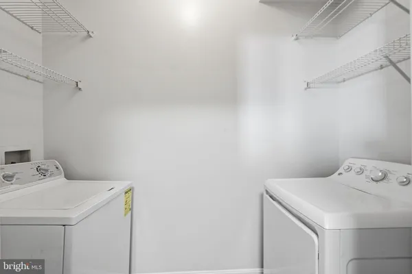 $429,999 | 4850 Eisenhower Avenue, Unit 316, Alexandria, VA 22304