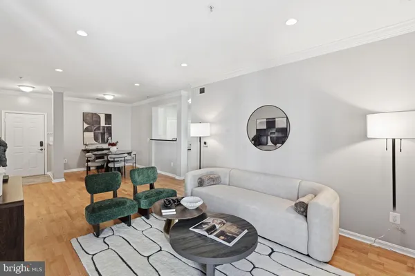 $429,999 | 4850 Eisenhower Avenue, Unit 316, Alexandria, VA 22304