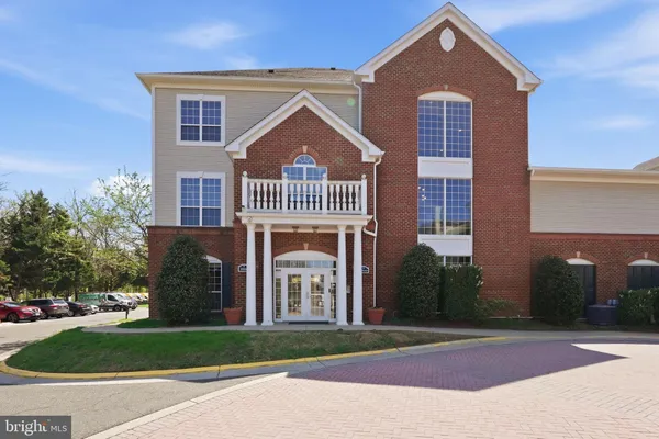$429,999 | 4850 Eisenhower Avenue, Unit 316, Alexandria, VA 22304