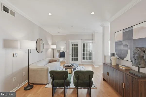 $429,999 | 4850 Eisenhower Avenue, Unit 316, Alexandria, VA 22304