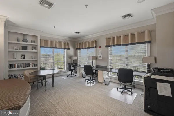 $429,999 | 4850 Eisenhower Avenue, Unit 316, Alexandria, VA 22304