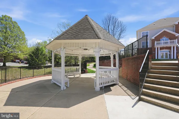 $429,999 | 4850 Eisenhower Avenue, Unit 316, Alexandria, VA 22304