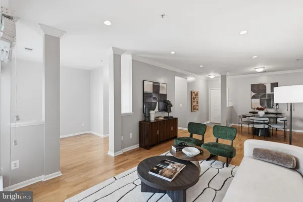 $429,999 | 4850 Eisenhower Avenue, Unit 316, Alexandria, VA 22304