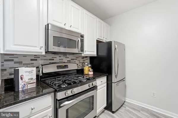 $429,999 | 4850 Eisenhower Avenue, Unit 316, Alexandria, VA 22304