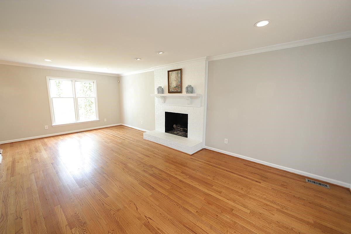 4604 Gunston Place Raleigh, NC 27612 - Photo 9 of 31 Living Room