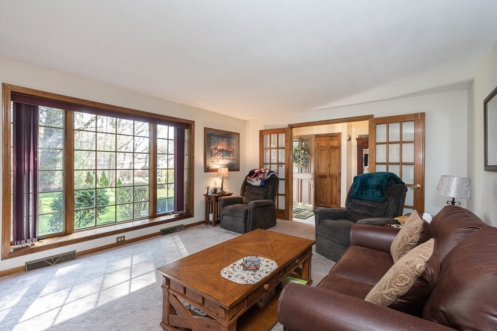 829 Piper Road West Springfield, MA 01089 - Photo 8 of 37 Gallery Image 8