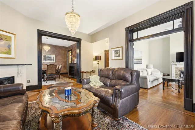 $460,000 | 209 West Market Street, Jeffersonville, IN 47130