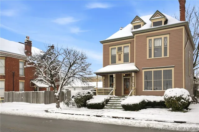 $460,000 | 209 West Market Street, Jeffersonville, IN 47130