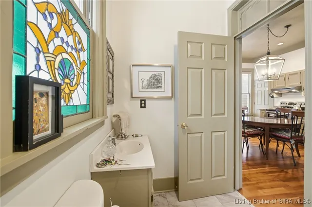 $460,000 | 209 West Market Street, Jeffersonville, IN 47130