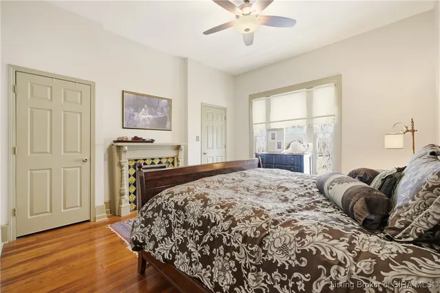 $460,000 | 209 West Market Street, Jeffersonville, IN 47130