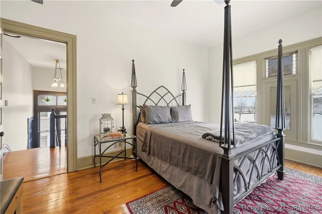 $460,000 | 209 West Market Street, Jeffersonville, IN 47130