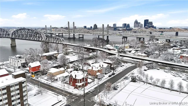 $460,000 | 209 West Market Street, Jeffersonville, IN 47130