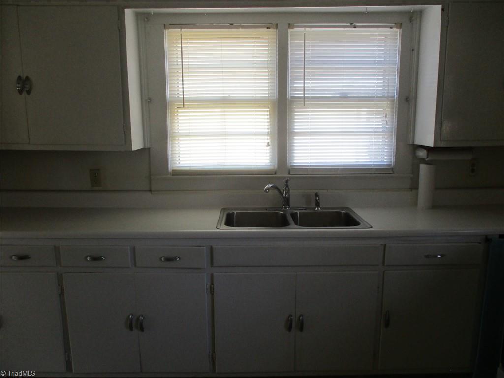 910 Grant Street High Point, NC 27262 - Photo 13 of 25 Gallery Image 13