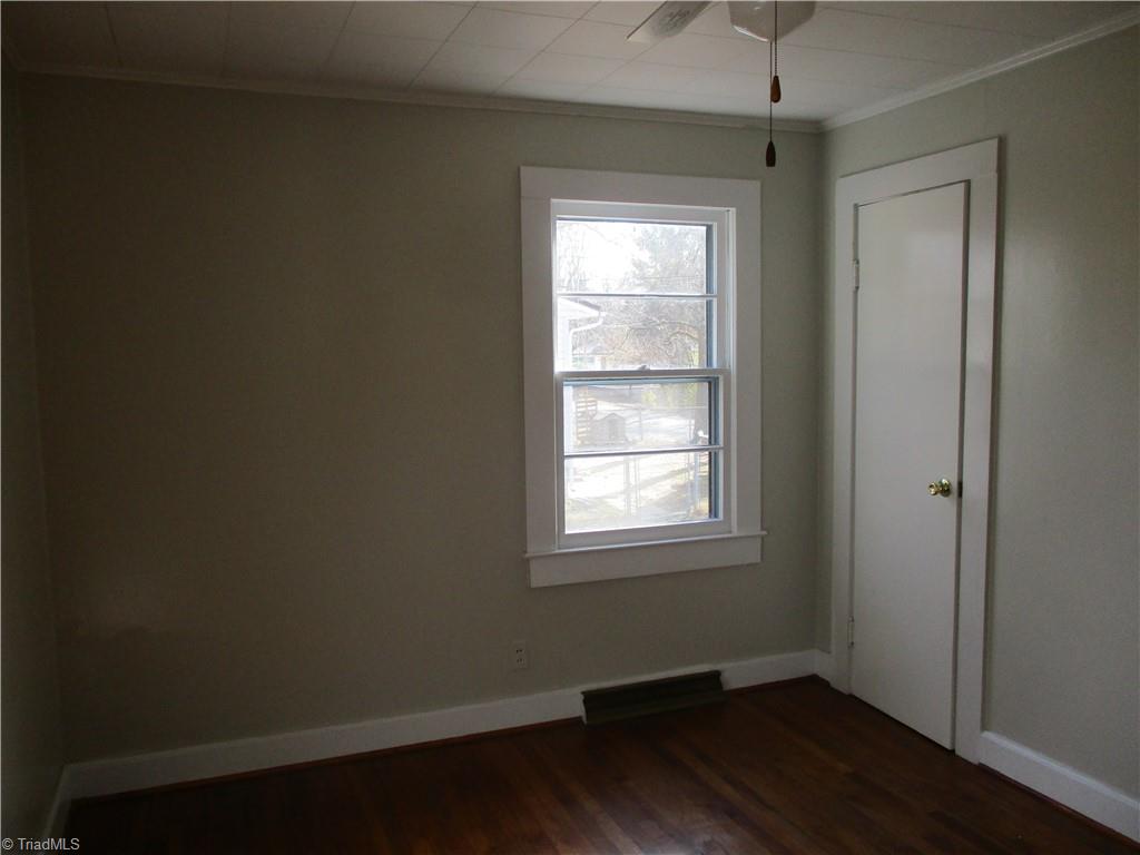 910 Grant Street High Point, NC 27262 - Photo 8 of 25 Gallery Image 8