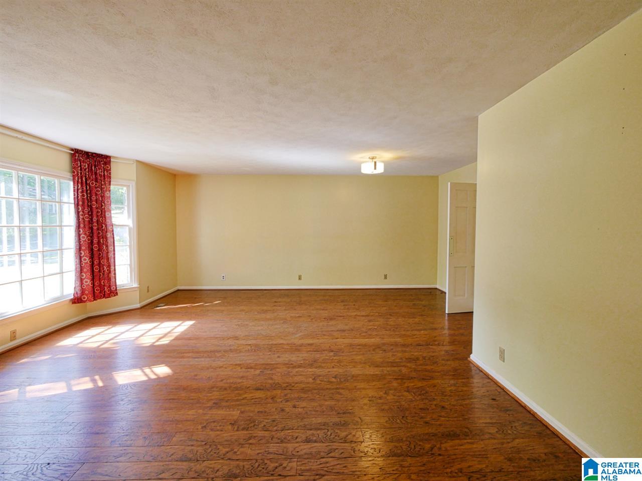 1609 Elizabeth Street Anniston, AL 36207 - Photo 4 of 25