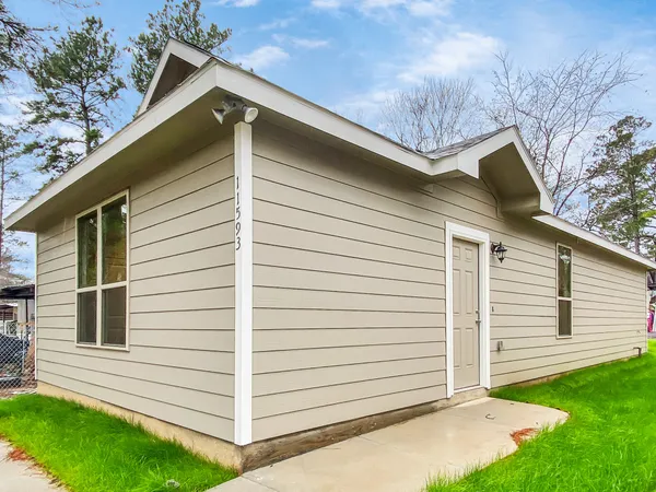 $1,300 | 11593 Persimmon Street, Willis, TX 77318