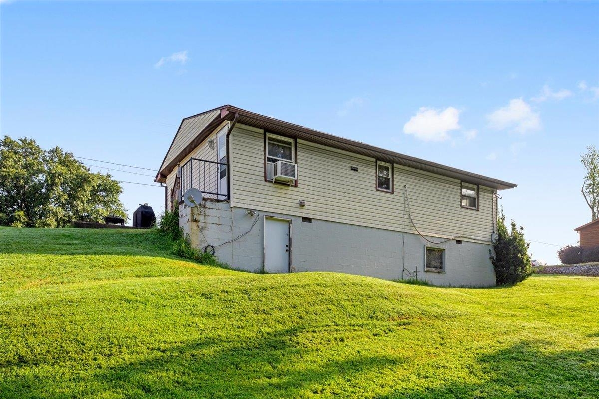 5497 Beaver Creek Road Bridgewater, VA 22812 - Photo 18 of 20 Gallery Image 18