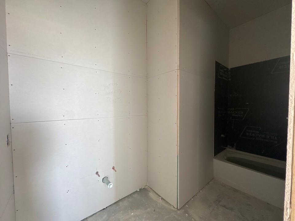 104 Snowy Owl Trail Rhome, TX 76078 - Photo 4 of 10 a view of cupboard