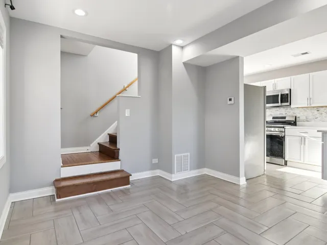 $295,000 | 4208 Oak Street, Bellwood, IL 60104