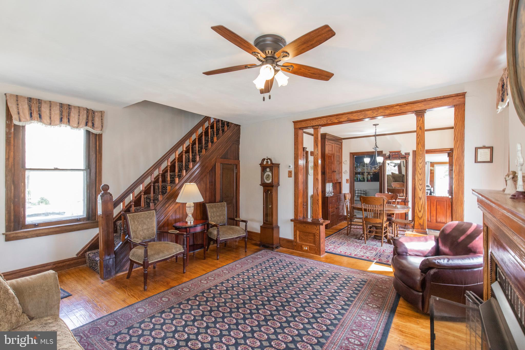 210 President Avenue Rutledge, PA 19070 - Photo 5 of 38 Living Room