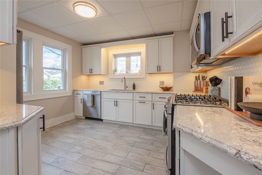200 Hurstbourne Road Irondequoit, NY 14609 - Photo 11 of 35