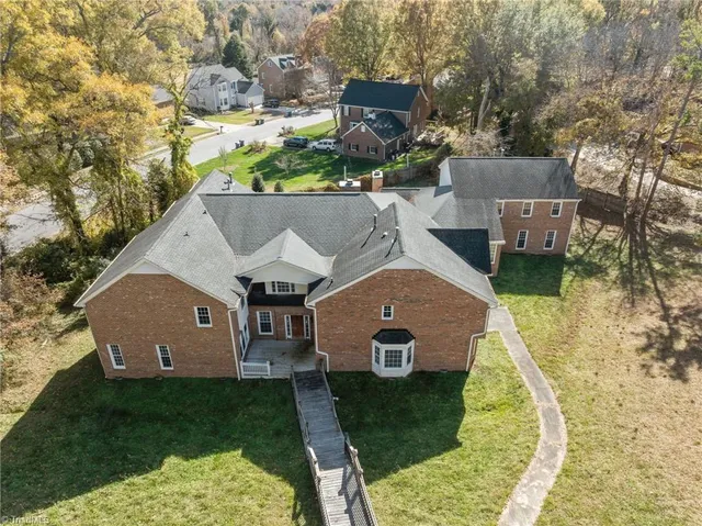 $799,000 | 2811 Roland Road, Greensboro, NC 27407