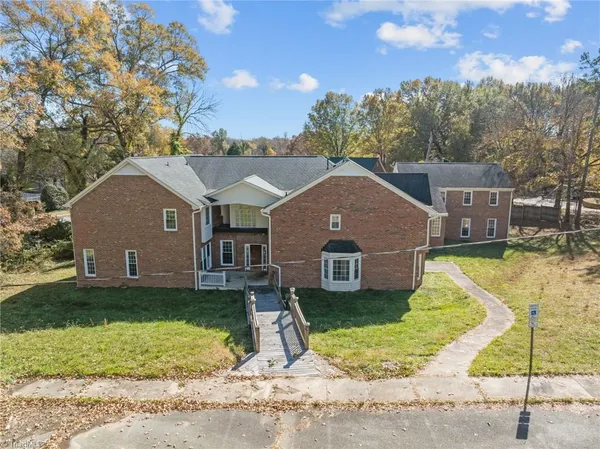 $799,000 | 2811 Roland Road, Greensboro, NC 27407