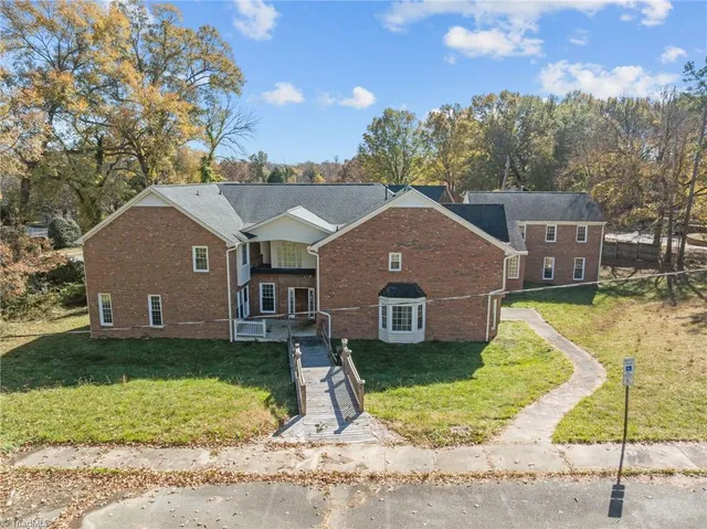 $799,000 | 2811 Roland Road, Greensboro, NC 27407