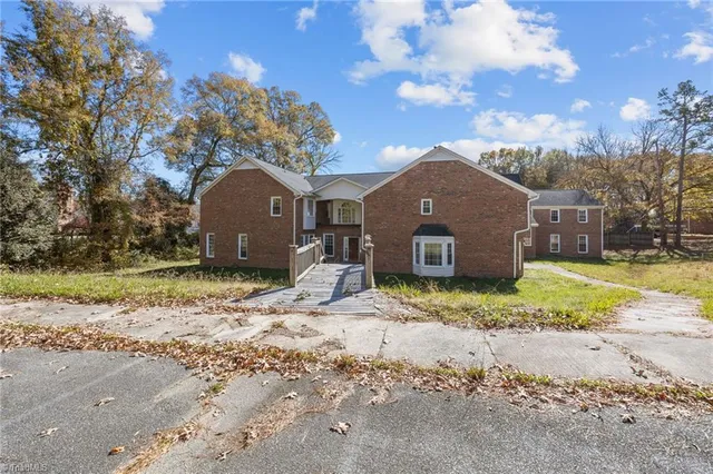 $799,000 | 2811 Roland Road, Greensboro, NC 27407