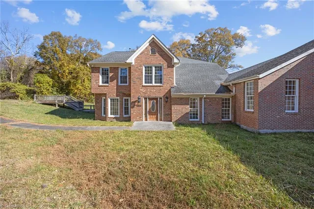 $799,000 | 2811 Roland Road, Greensboro, NC 27407