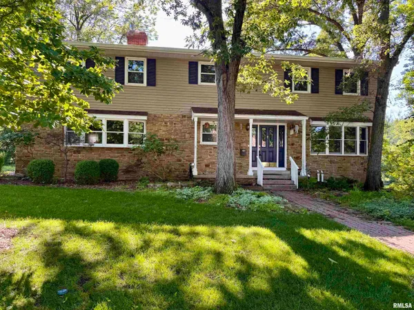 $254,900 | 19 West Hickory Bow, Macomb, IL 61455