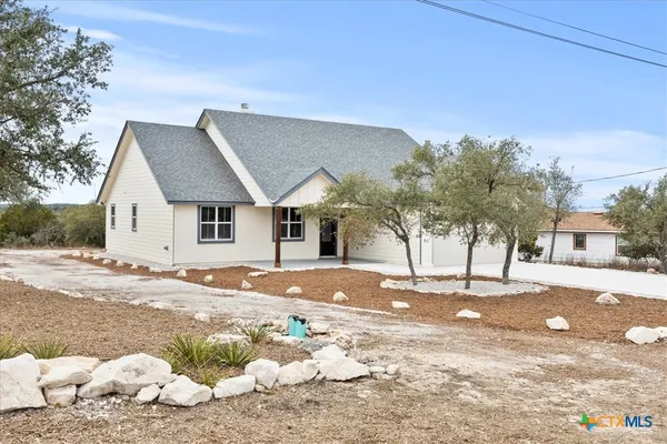 $489,000 | 1190 Fernwood Road, Fischer, TX 78623