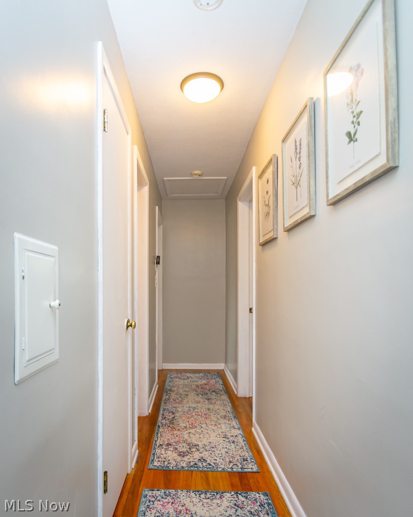 1733 Roselawn Road Cleveland, OH 44124 - Photo 21 of 35 Gallery Image 21