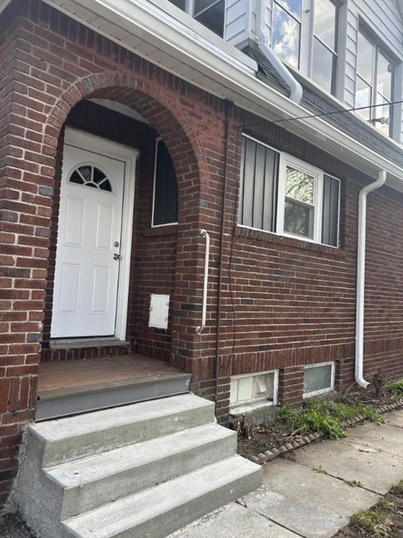 122 Bellevue Avenue Springfield, MA 01108 - Photo 3 of 40