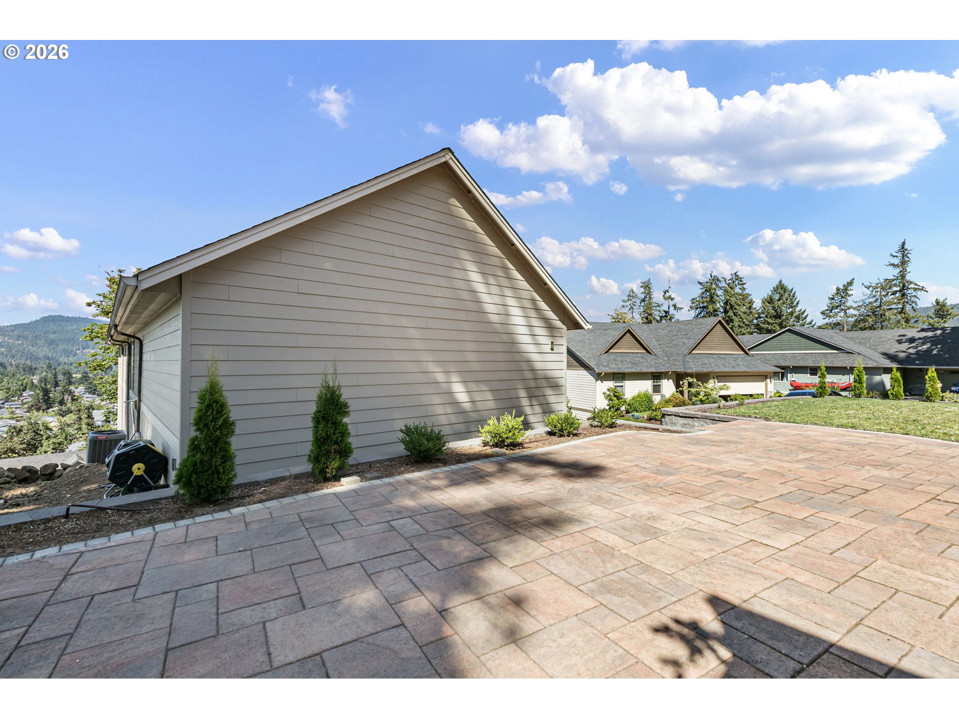 6451 Dogwood Street Springfield, OR 97478 - Photo 32 of 38 a view of a house with backyard and garden