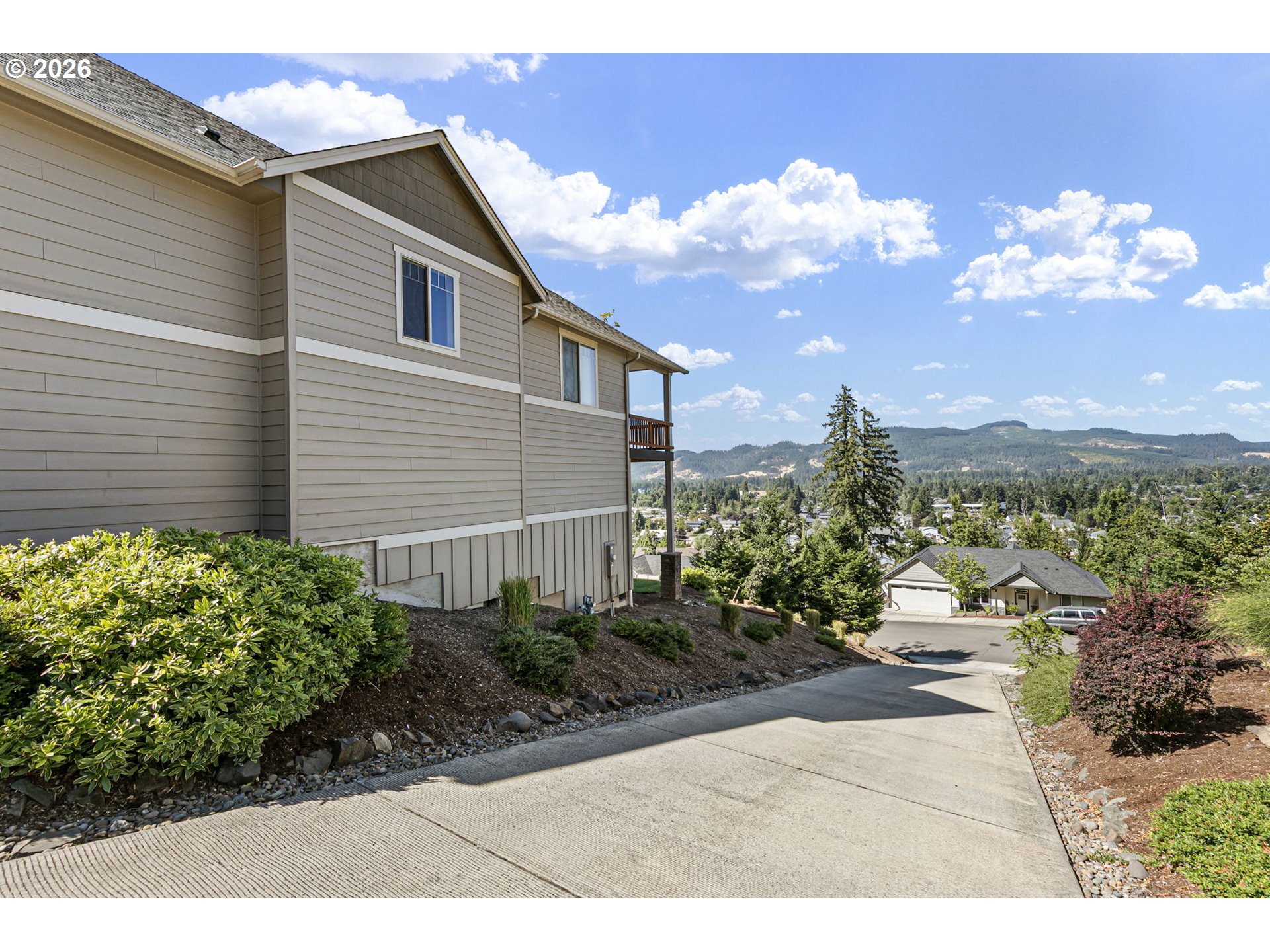 6451 Dogwood Street Springfield, OR 97478 - Photo 33 of 38 a view of a backyard with sitting area