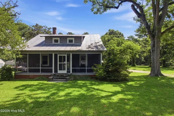 $300,000 | 3904 Old Cherry Point Road, New Bern, NC 28560