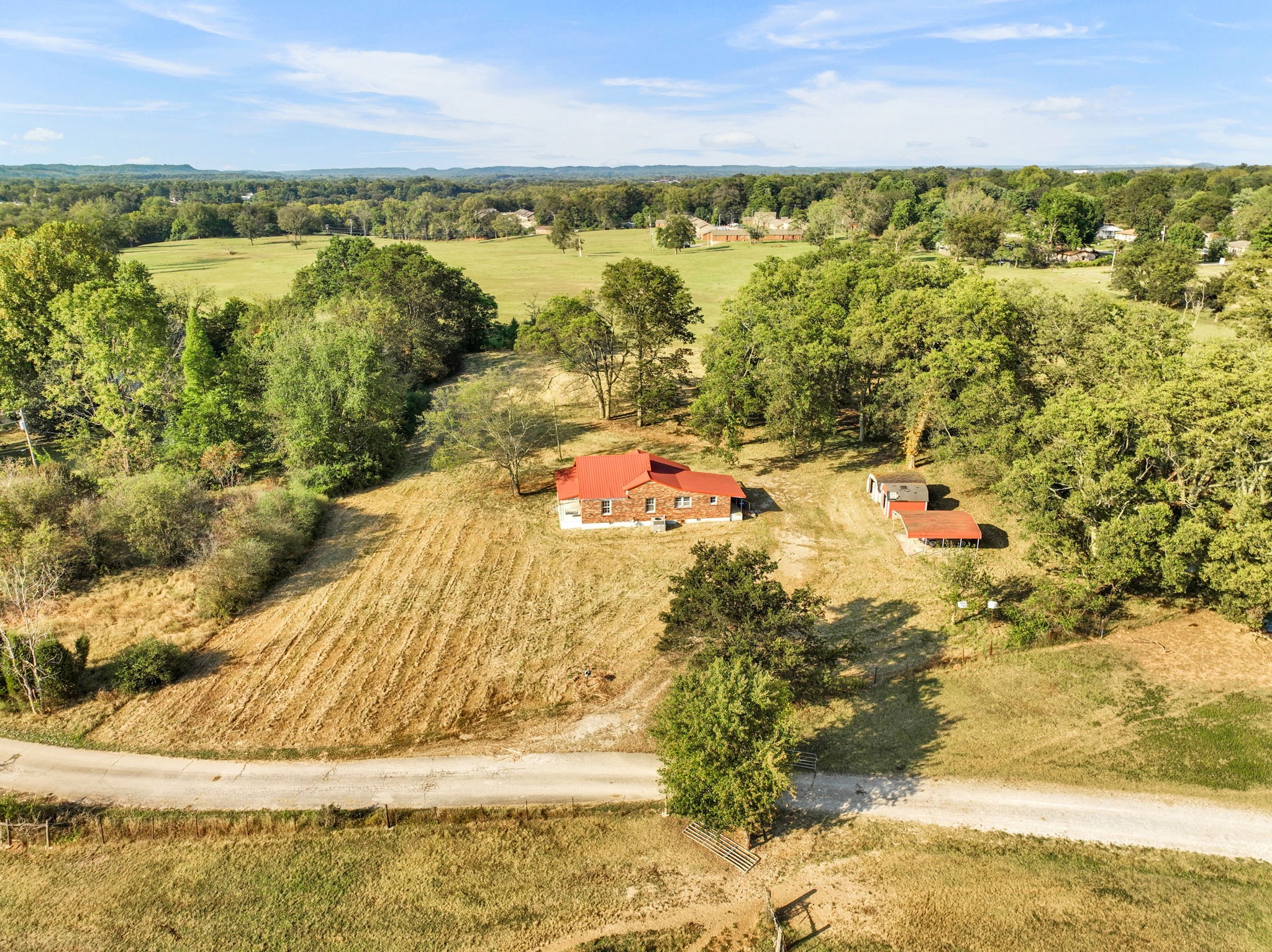 535 Scott Road Mount Pleasant, TN 38474 - Photo 25 of 40 a view of a city and an ocean