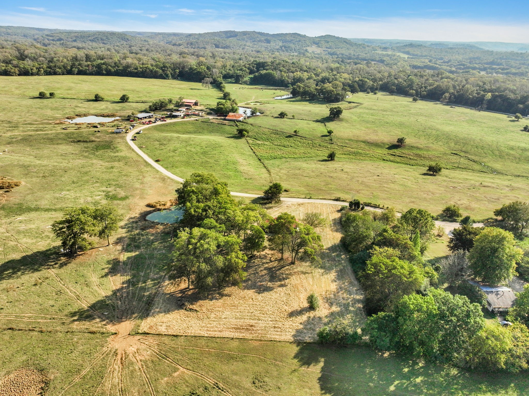 535 Scott Road Mount Pleasant, TN 38474 - Photo 10 of 40 a view of an ocean and a mountain view