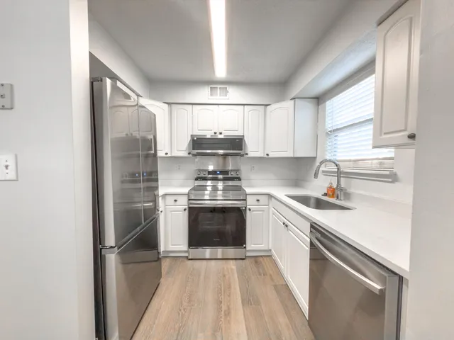 $1,800 | 114 Luden Drive, Unit B, Summerville, SC 29483