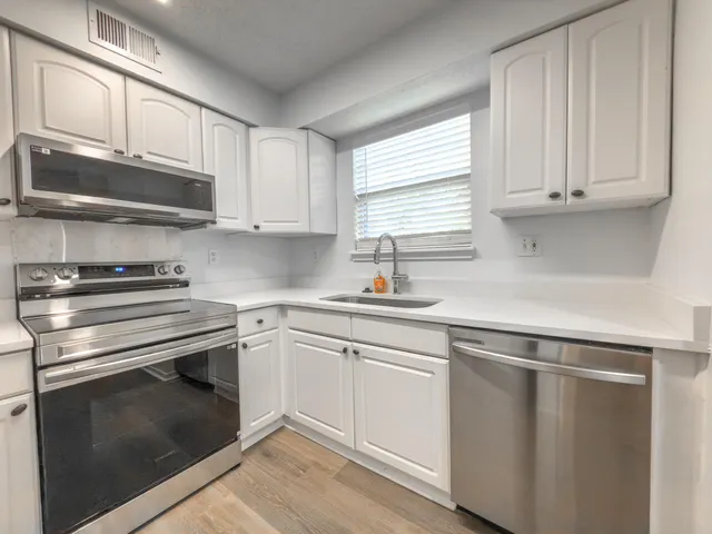 $1,800 | 114 Luden Drive, Unit B, Summerville, SC 29483