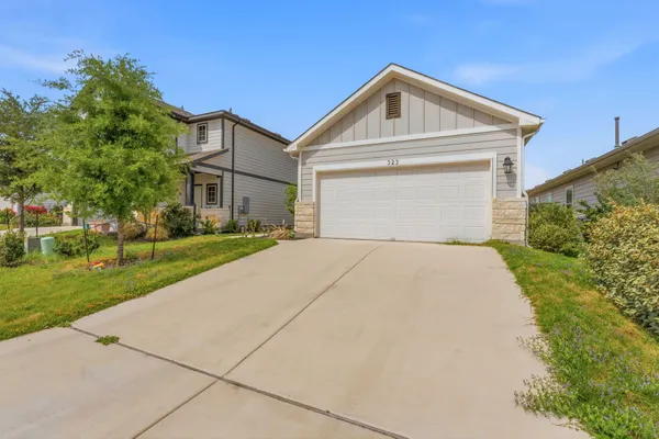 $2,100 | 323 Tolo Drive, Elgin, TX 78621