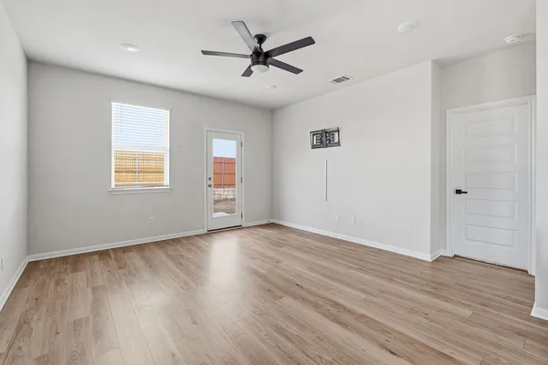 $2,100 | 323 Tolo Drive, Elgin, TX 78621