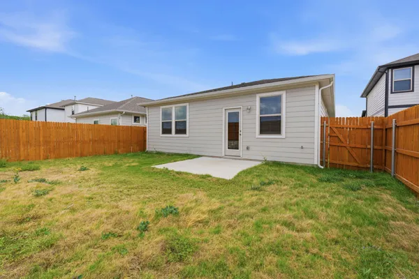 $2,100 | 323 Tolo Drive, Elgin, TX 78621