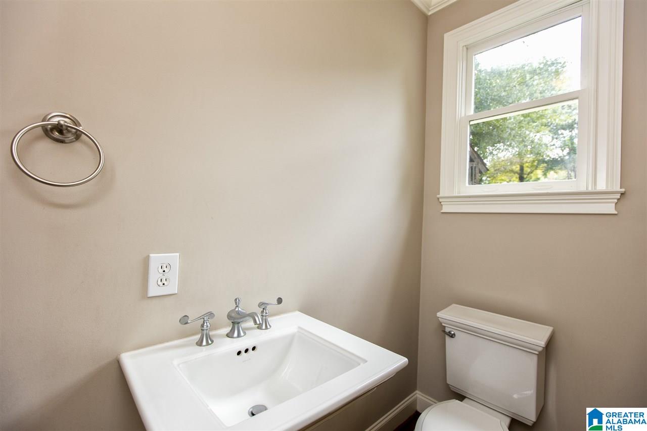 1150 Shades Crest Road Birmingham, AL 35226 - Photo 6 of 18