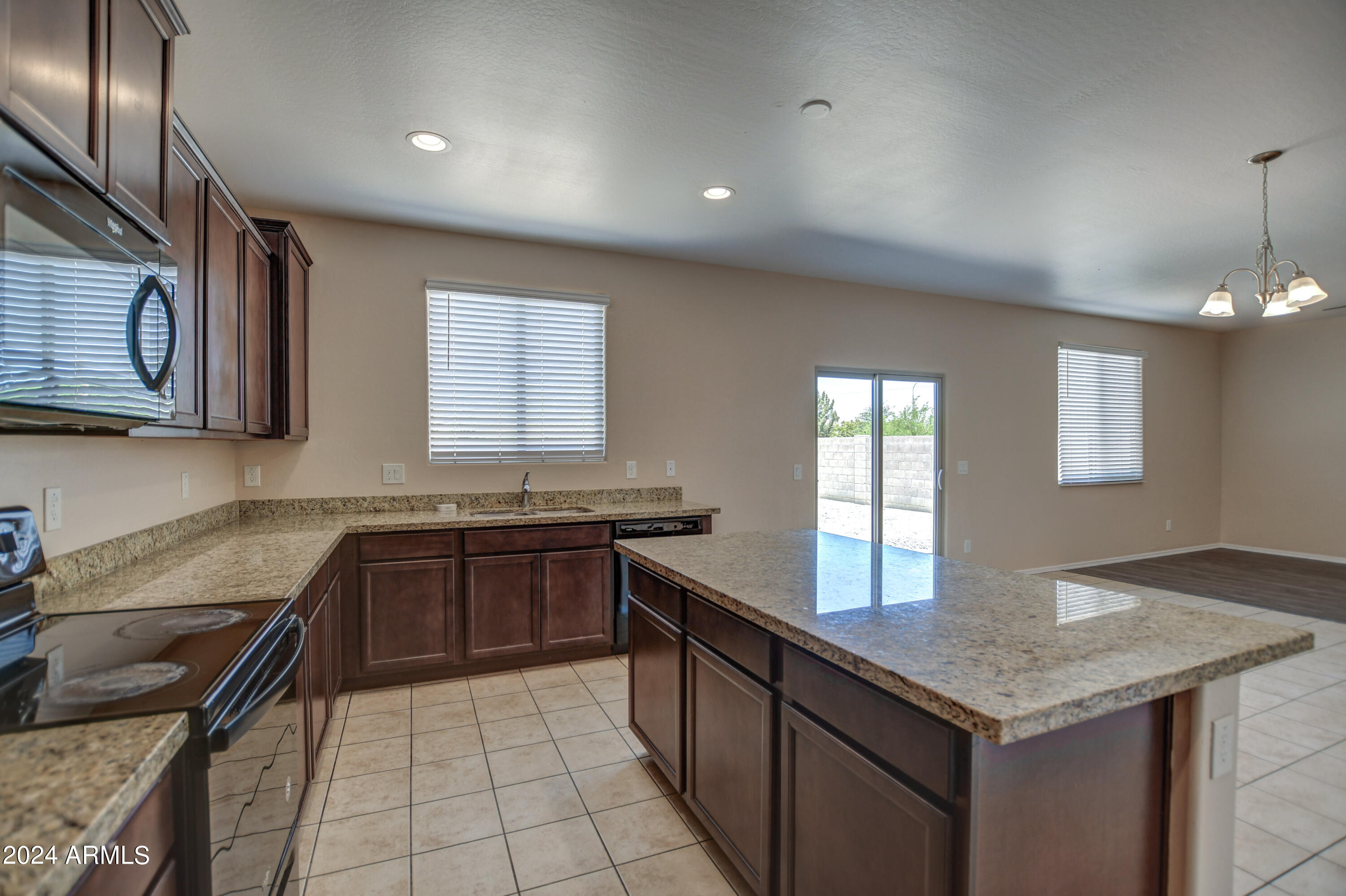 10432 West Payson Road Tolleson, AZ 85353 - Photo 23 of 53 Kitchen 6