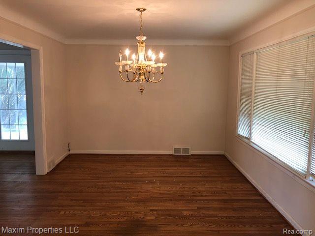505 Hampton Road Grosse Pointe Woods, MI 48236 - Photo 7 of 16
