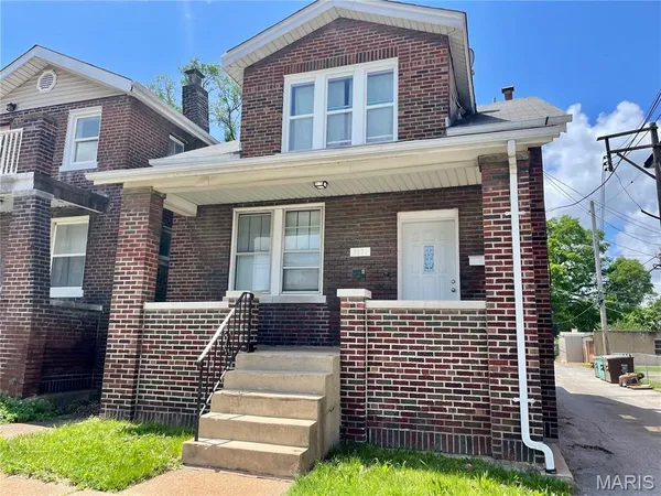 $285,000 | 2921 Brannon Avenue, St. Louis, MO 63139