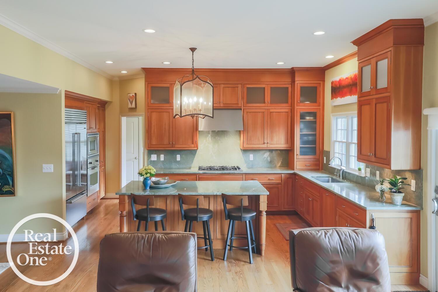 319 Cloverly Road Grosse Pointe, MI 48236 - Photo 16 of 42 Kitchen
