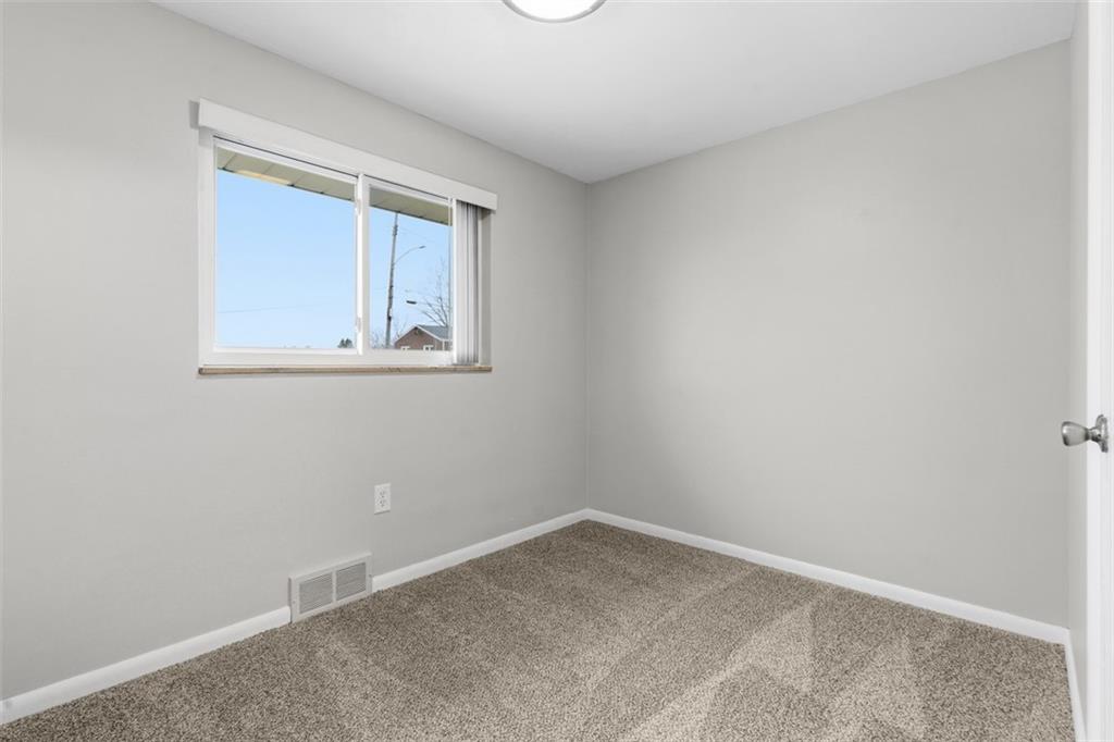 111 Crest Drive Monaca, PA 15061 - Photo 18 of 37